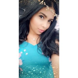 Meet your Posher, Albanely